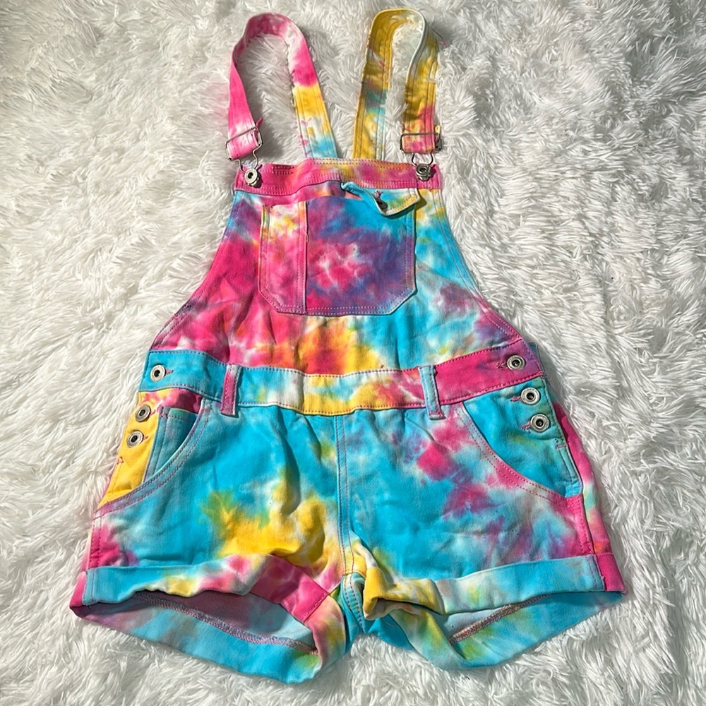 Small tie dye overalls shorts